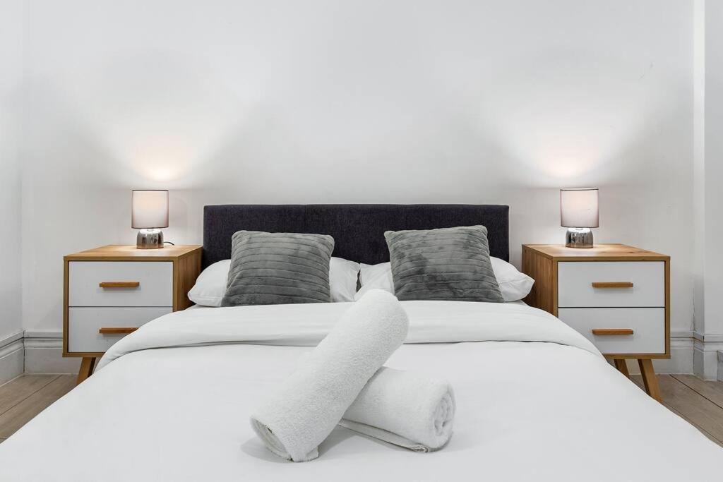 Holiday Home Near Kings Cross Sleep 12 Sp7 Лондон Екстер'єр фото
