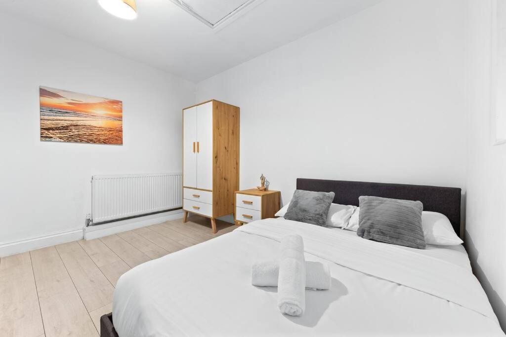 Holiday Home Near Kings Cross Sleep 12 Sp7 Лондон Екстер'єр фото